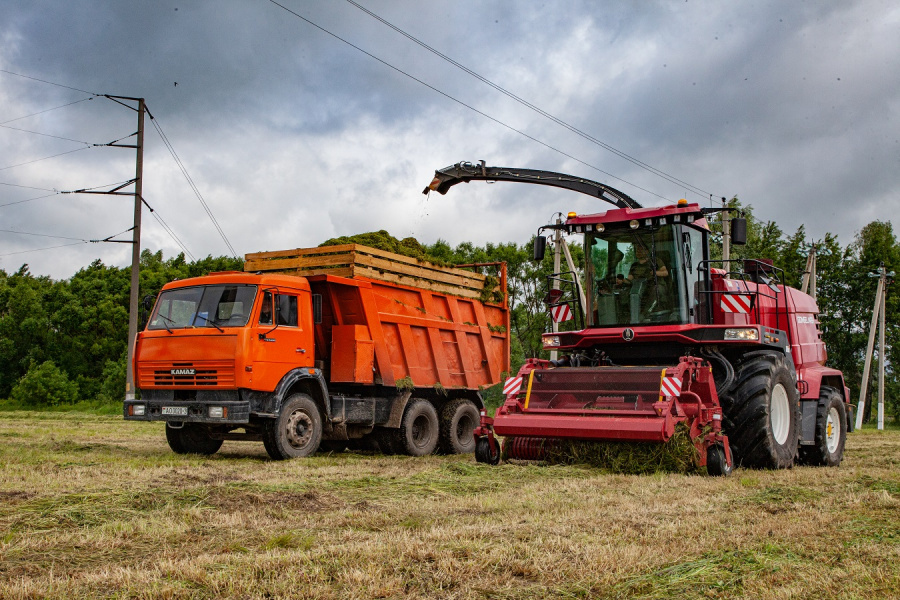 Кормоуборочный комбайн FS650